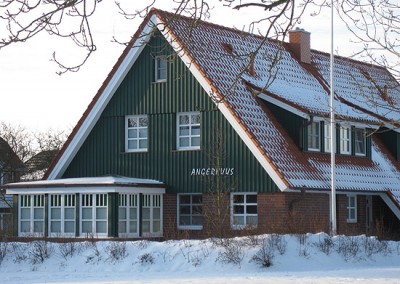 Angerhuus Außenansicht im Winter